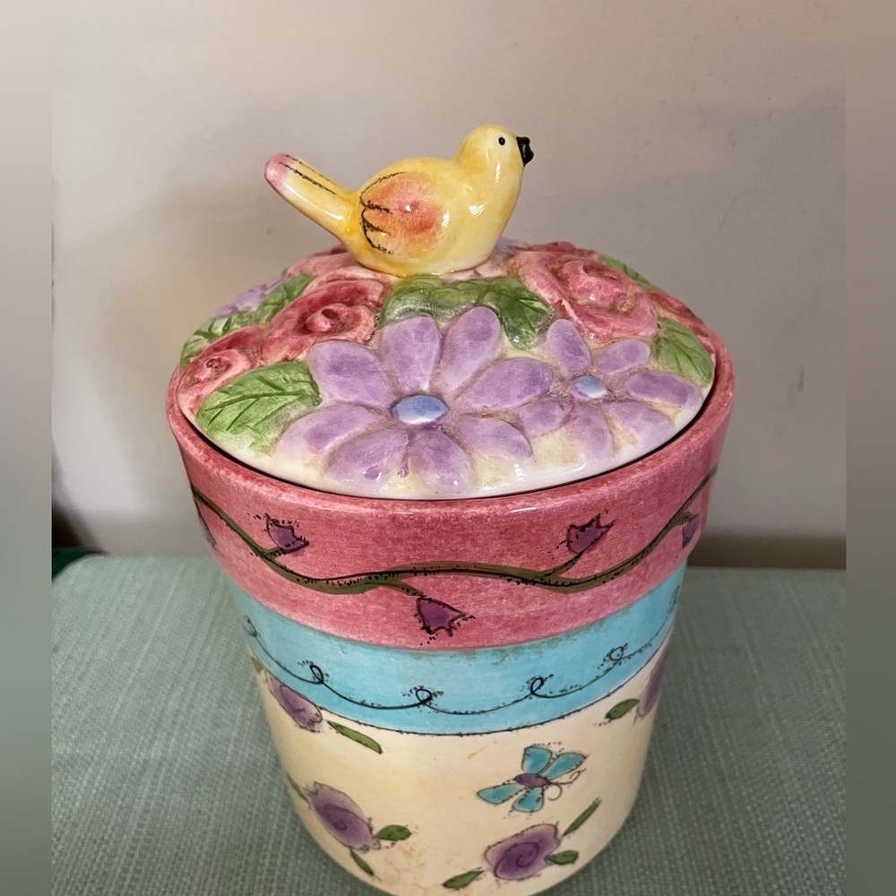 Sango Large 8.5” Ceramic Birds and the Bees Canister, Sue Zipkin - Lid Nicked